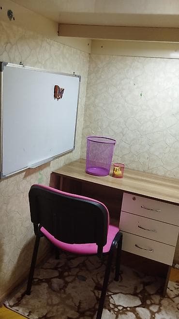 qabaq stolu: Masa, stul, yazı lövhəsi hamısı dəst 50 manat. Masazırdadi, ünvandan — 1
