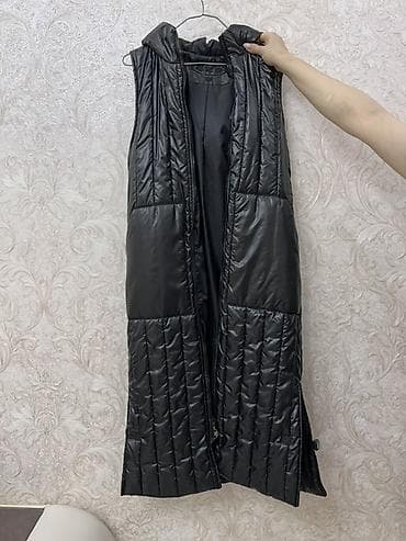 jiletlər: Qadınlar üçün uzun, kapüşonlu, qolsuz şişmə jilet - Rəng: qara - — 3