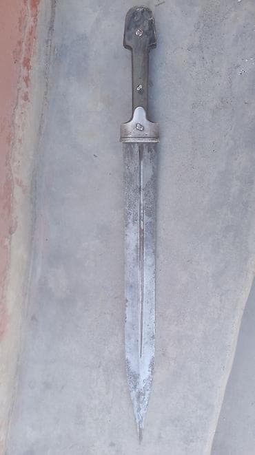 русский язык 2 класс мсо 2: Qədimi üslublu xəncər/qısa qılınc - Ümumi quruluş: Uzun, iki tərəfli — 4