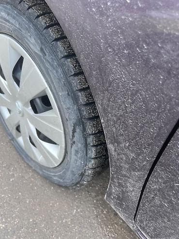 toyota corolla 1 4 benzin: Toyota Aqua Hybrid hatchback - Yanacaq sistemi: Hibrid (benzin + — 6