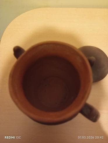 qab qacaqlar: Qapaqlı ikiqulp saxsı qab - Material: bişmiş gil/saxsı - Rəng: tünd — 2