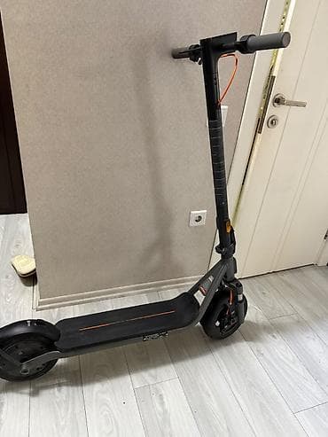 Elektrik nəqliyyatı: Elektrik skuter – şəhər içi sürətli və rahat hərəkət üçün. - Rəng — 2