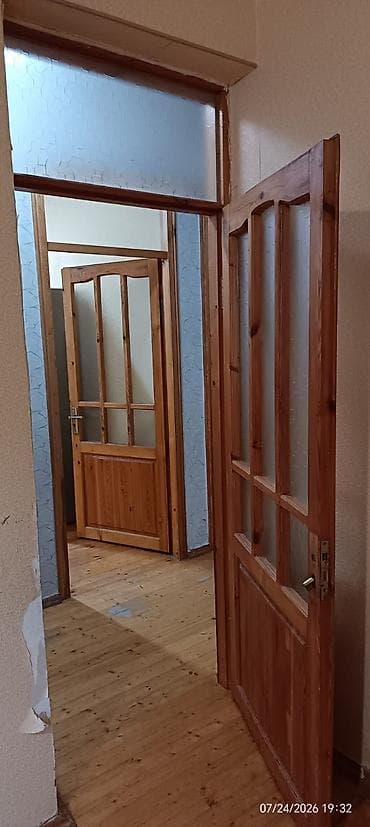 otaq qaplar: 1 ədədi 30 AZN Ölçü 90 x 2 40 Üstünün şüşəsi ilə birgə amma kim isə — 1