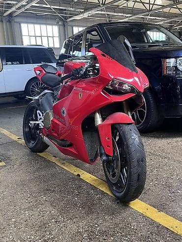 pər: Ducati 1199 Panigale – sport motosiklet - Rəng: klassik Ducati — 2