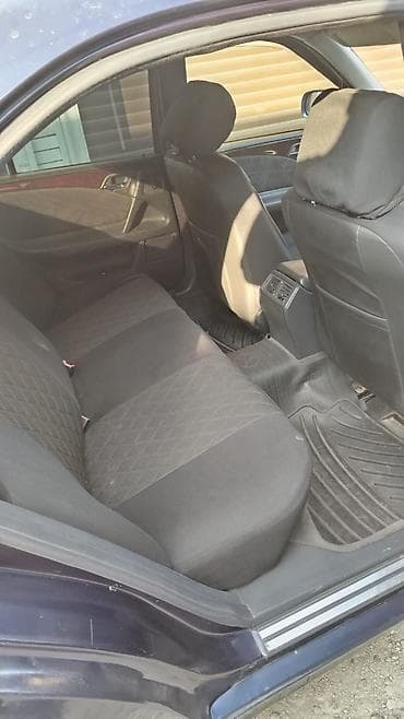 disk kalpaklar: Mercedes‑Benz E‑Class (W210), sedan, tünd göy rəng. Xüsusiyyətlər: - — 7