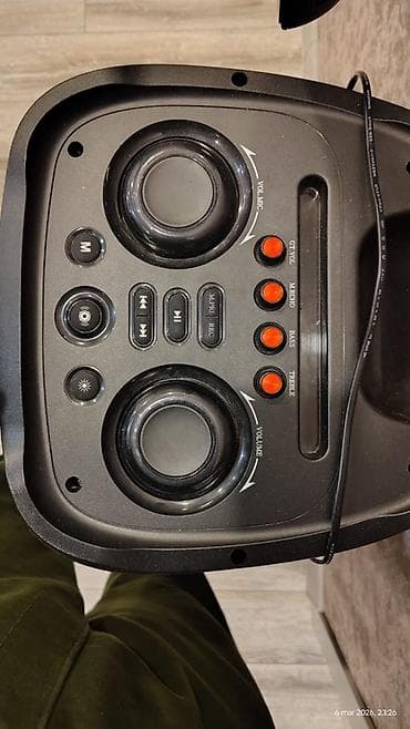 ses oturucu: Euroacs portativ akustik sistem + simsiz mikrofon Məhsulun təsviri: - — 2