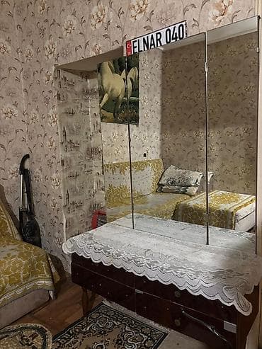 islenmis stol stullar: Bu evə aid hər şey satılır( ev söküldüyü üçun) Qiymət üçün nömrəyə — 3