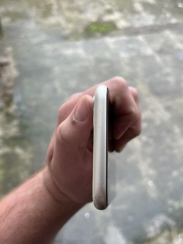 Мобильные телефоны и аксессуары: IPhone 11, 128 ГБ, Белый, Face ID — 9