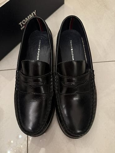 deri gödekce: Tommy Hilfiger kişi loaferləri - Rəng: qara - Model: klassik penny — 1