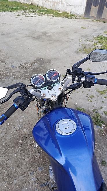 bmw e 36 m: Mavi rəngli yol tipli motosiklet Texniki və dizayn xüsusiyyətləri: - — 4