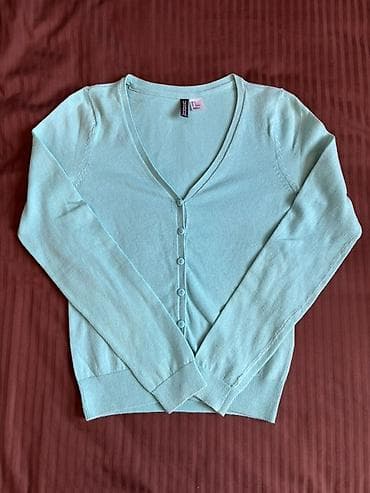 - Məhsul: Qadın jaketi, əla vəziyətdə. - Brend: H&M (etiketdə
