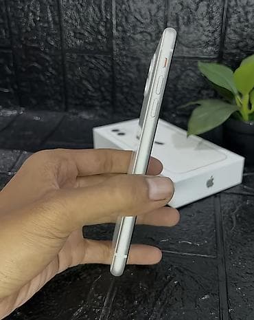 nintendo switch 2. el: IPhone 11, 128 GB, Ağ, Zəmanət, Simsiz şarj, Face ID — 7
