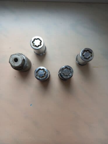 icare ford transit: Teker boltu sikiret orqinal maşinin ustunen cixma 4 denesi cox — 3