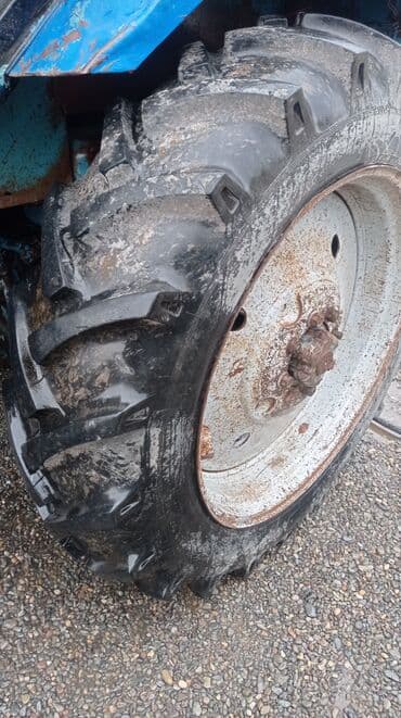 təkər traktor: Belarus MTZ tipli traktor - Korpus: kabinəli, mavi-qara rəng sxemi — 6