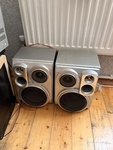 muzikalniy sentr: Samsung ev audio sistemi + akustika dəsti Komponentlər: - Samsung — 2