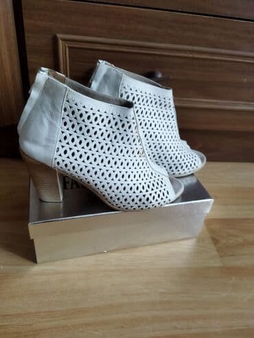 qoyun dərisindən ev üçün qadın şap şapları: Ölçü: 40, İşlənmiş — 1