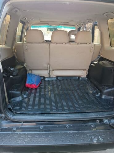 almaniya maşın satışı: Mitsubishi Pajero (4x4) – qara rəngdə, tam ölçülü SUV Xüsusiyyətlər — 7