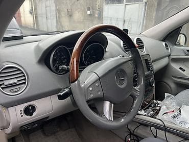 Avtomobil satışı: Mercedes-Benz ML-Class (W164) SUV - Korpus: qara rəng, 5 qapılı SUV - — 5