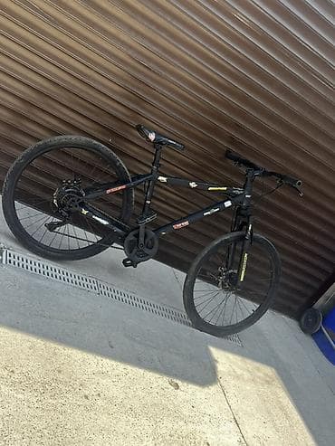 bmw velosiped: Şəhər/trek tipli velosiped – mat qara rəng, stikerli dizayn — 1