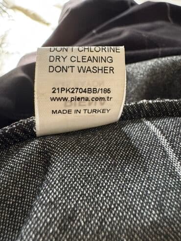 yun jaketler: Qadın uzun – PIENA - Rəng: qara, nazik ağ xətt naxışları - Model — 5