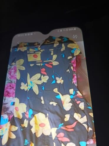 Qadın geyim dəsti – 3 ədəd 1) Çiçəkli don - Rəng: tünd fon üzərində