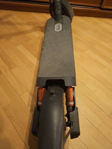 hoverboard qiymeti bakida: İşlənmiş Elektrik samokat 10", 751 - 1000 Vt, 16 - 25 km/s, Ünvandan götürmə — 3