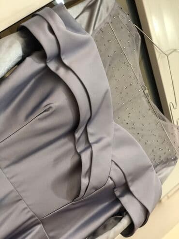 zapi satilir tecili: Ziyafət geyimi.160manata alınıb.44 ölçü. Cəmi bir dəfə geyinilib. 30 — 2