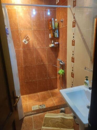 квартиры в кредит в баку: Sabunçu rayonu,Bakıxanov(Razin) qəsəbəsi,Razin Talkuckasinin yani,9 — 5