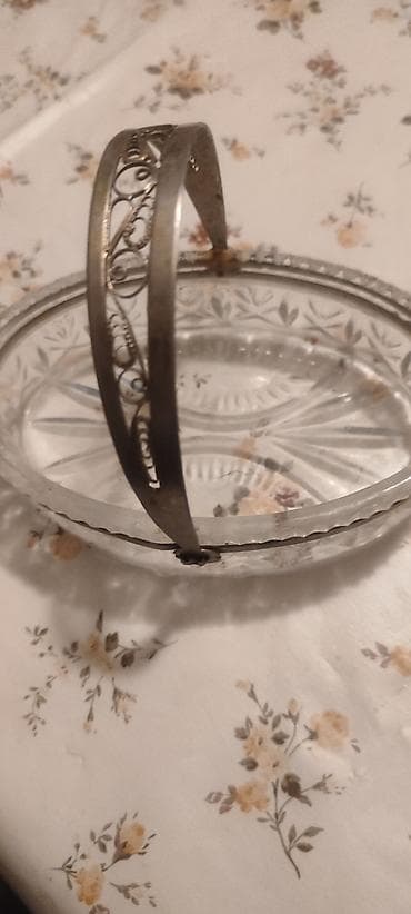 gerb şəkilləri: Kəsimli şüşədən hazırlanmış dekorativ qab dəsti: - Oval formalı şüşə — 3