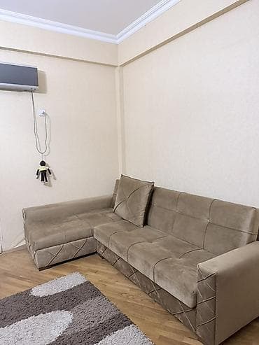 ofis divan: Künc divanı – yumşaq məxməri parça, bej rəng. L‑şəkilli konstruksiya — 1