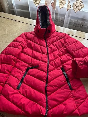 Qadın geyimləri: Qadın üçün qırmızı şişmə qış gödəkçəsi - Parlaq qırmızı rəng — 2