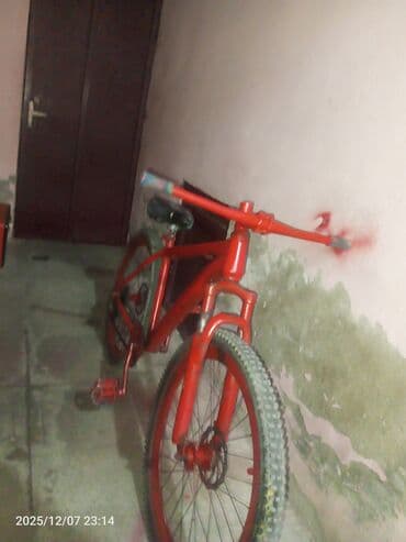 Музыкальные инструменты: Qırmızı dağ velosipedi - Rəng: tam qırmızı (gövdə, çarxlar, sükan və — 1