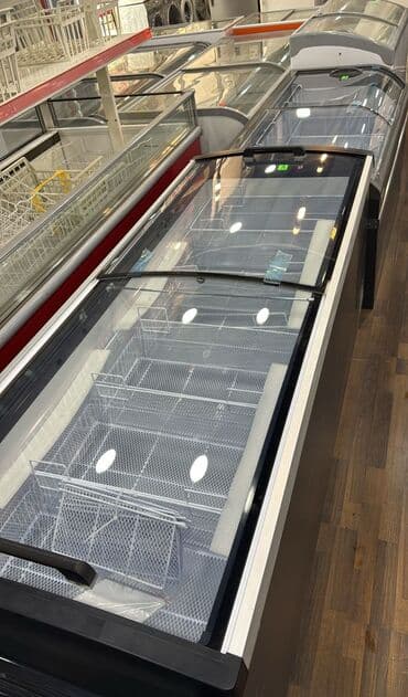 Şüşəli dondurucu, İtaliya