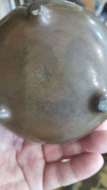 qədim romada əsgər ayaqqabısı: Antik bürünc kasa (XIX əsr, Çin / Tibet) Nadir bürünc kasa, son Çinq — 2