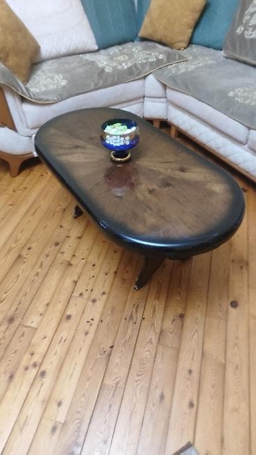 Qonaq otağı üçün, Açılmayan, Oval masa, 4 stul