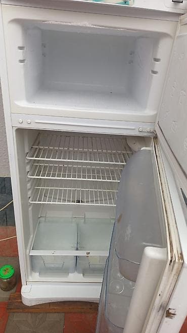 İşlənmiş 2 qapılı Indesit Soyuducu Satılır, rəng - Ağ — 3