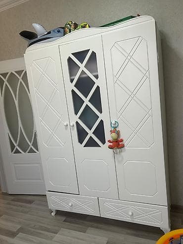 mebillər: Uşaq mebeli ikisi birlikdə 400 manat. İdeal vəziyyətdədir. 1 il — 3