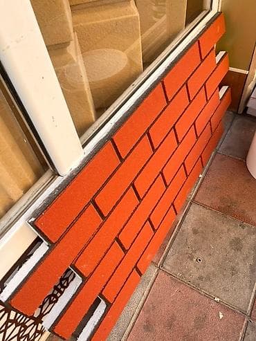 ev temiri neceye basa gelir: Fasadlar üçün nəzərdə tutulmuş dekorativ kərpic paneli. Bu panel — 1