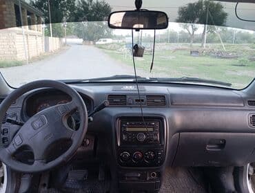distillə olunmuş su satışı: Honda CR-V: 2 l | 1999 il Ofrouder/SUV — 4