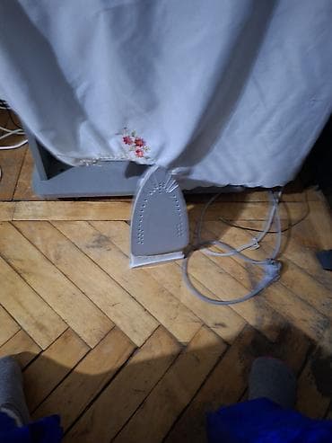 Elektrik ütüsü - Kompakt ölçülü, kabeli ilə birlikdə elektrik ütüsü -