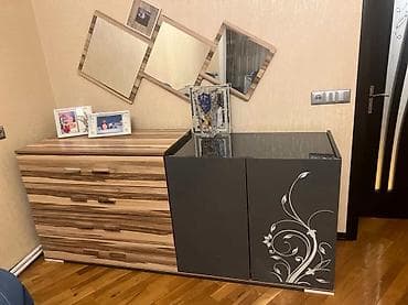 heyet masasi: İşlənmiş, Masa və oturacaqlar — 3