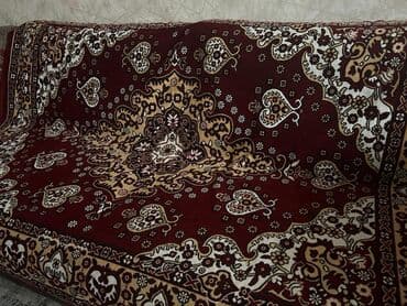 divan örtükleri: Divan üçün Yeni Yataq örtüyü, Ünvandan götürmə — 1