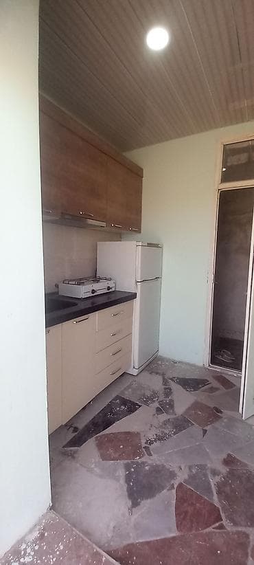 sabuncuda ev satilir: 25 kv. m, 1 otaqlı, İşıq, Su, Kanalizasiya — 7