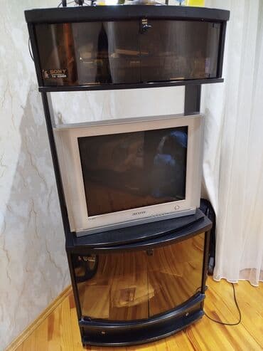 ikinci əl stollar: İşlənmiş, Künc Tv altlığı, Şüşəli — 3