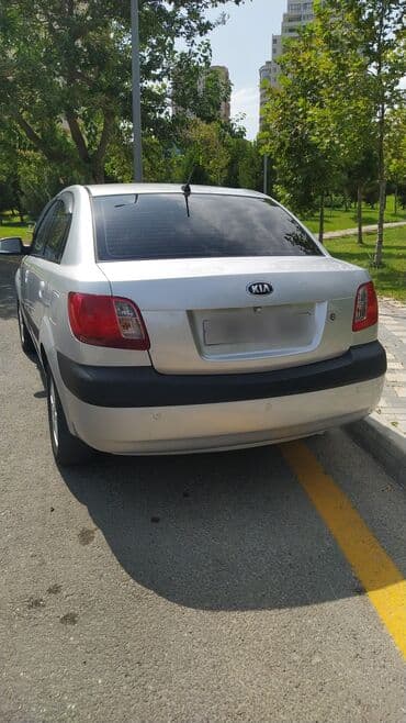 lada kalina 2005: Kia Rio: 1.5 l | 2008 il Sedan — 7