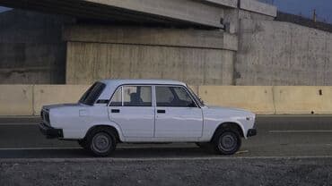 радиатор охлаждения опель вектра б: VAZ 2107, ağ rəng, sedan gövdə. Texniki xüsusiyyətlər: - Arxa — 2