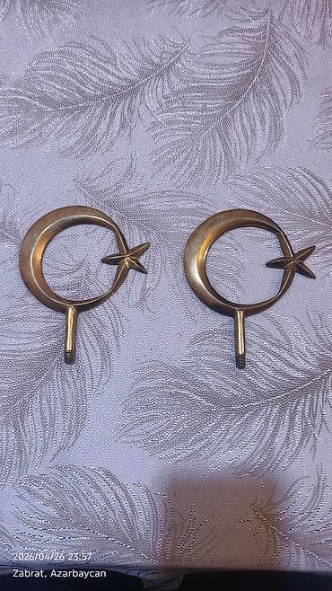 metal fermalar: Məhsul: Ay‑ulduz formalı metal ucluq (2 ədəd) - Material — 1