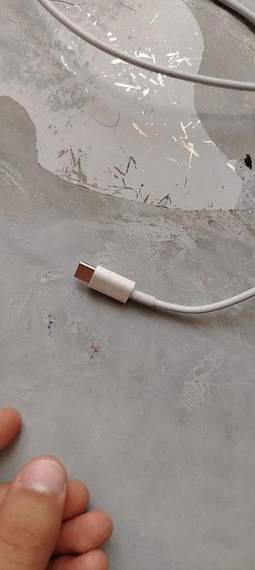 adapt: USB‑C divarlı şarj adaptoru və USB‑C – Lightning kabeli dəsti - Rəng — 3