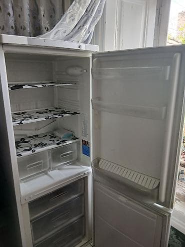 pitminutka satışı: 2 qapılı Indesit Soyuducu Satılır, rəng - Ağ — 1