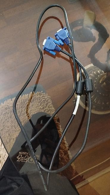 taipsi adapter: VGA kabeli – 15 pin, bir ucu VGA kişi (male), digər ucu VGA dişi — 1